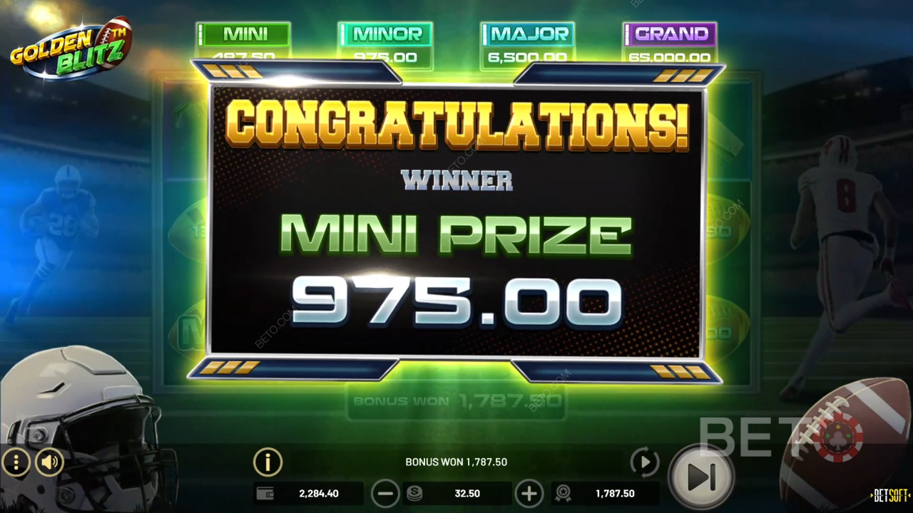 Strike it Rich in the Golden Blitz Online Pokie!